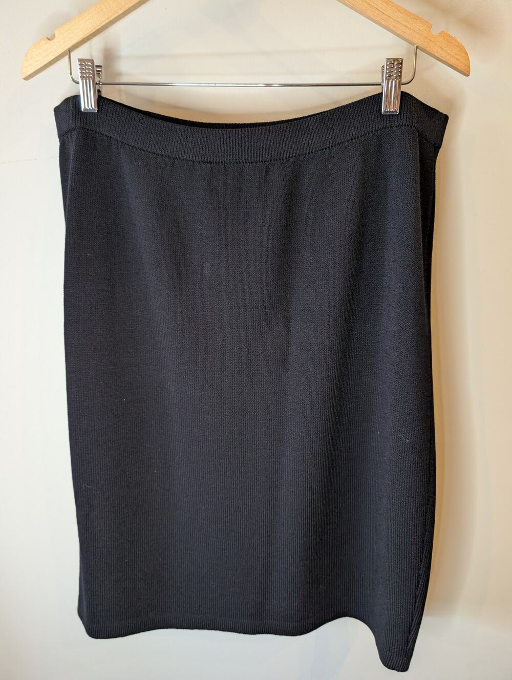 St. John Basics Black Knit Pencil Skirt Elastic Waist USA Made Size 14